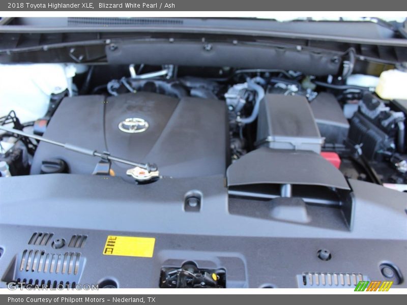 Blizzard White Pearl / Ash 2018 Toyota Highlander XLE