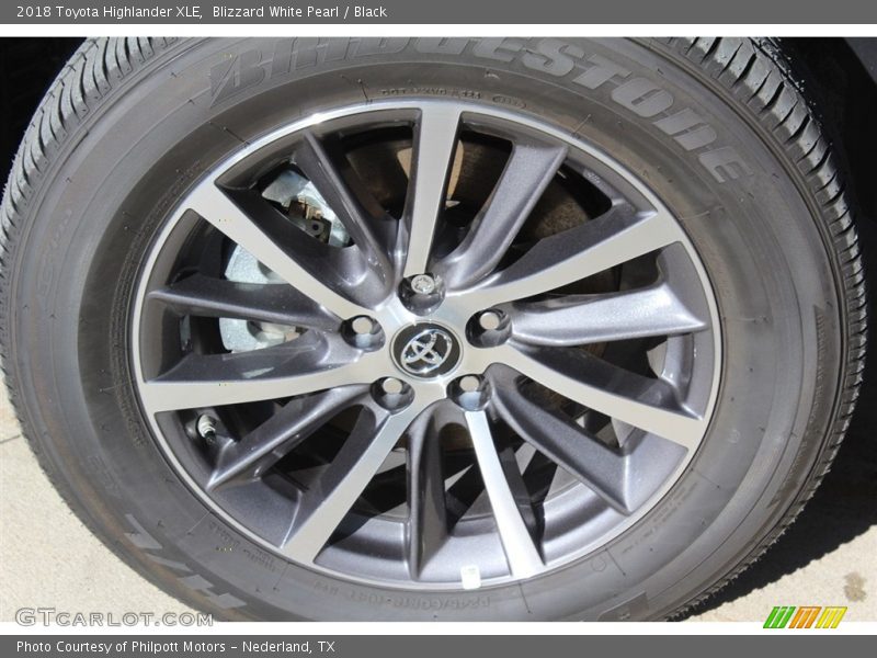 Blizzard White Pearl / Black 2018 Toyota Highlander XLE