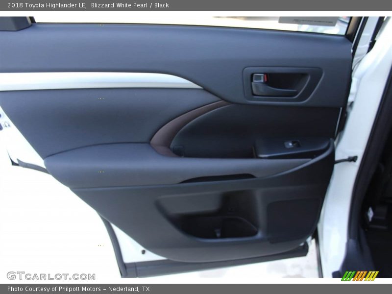 Blizzard White Pearl / Black 2018 Toyota Highlander LE