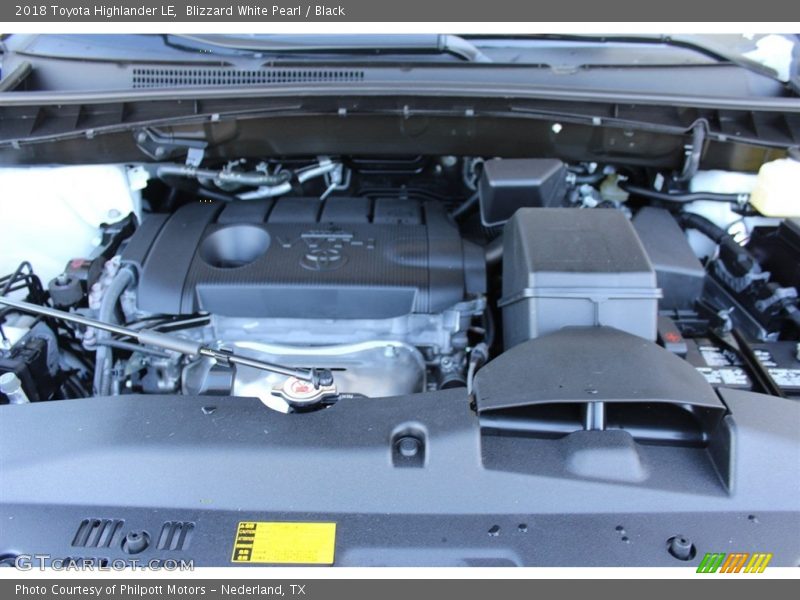Blizzard White Pearl / Black 2018 Toyota Highlander LE