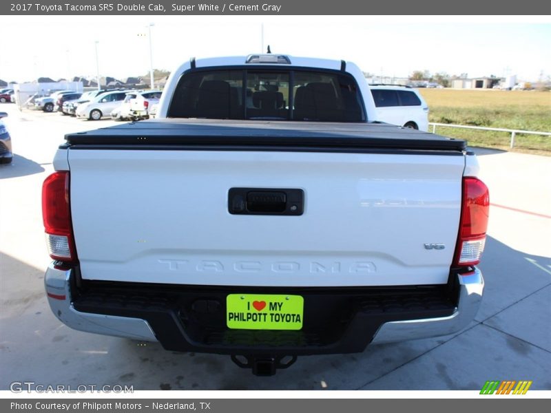 Super White / Cement Gray 2017 Toyota Tacoma SR5 Double Cab