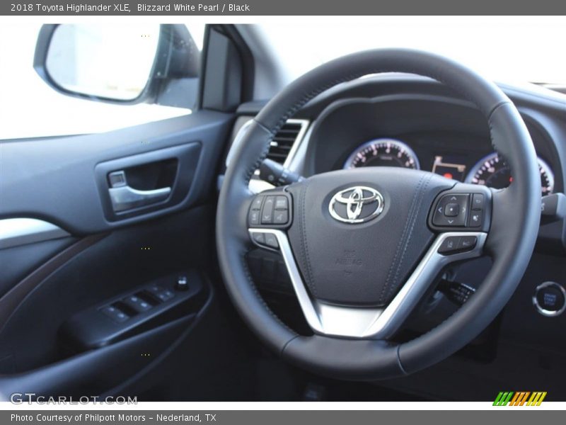 Blizzard White Pearl / Black 2018 Toyota Highlander XLE