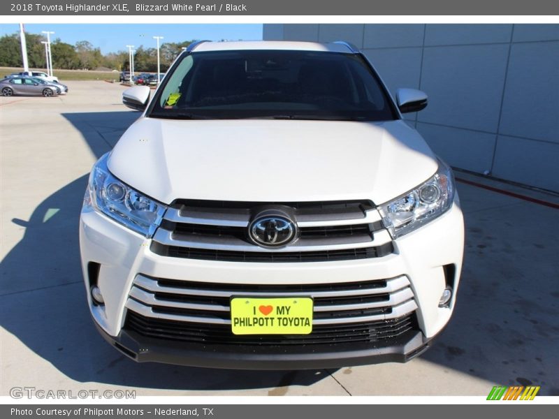 Blizzard White Pearl / Black 2018 Toyota Highlander XLE