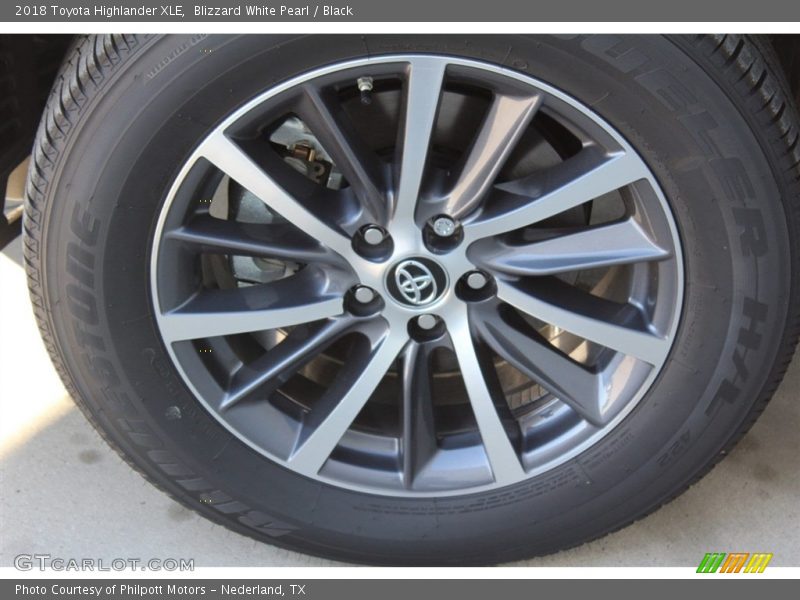 Blizzard White Pearl / Black 2018 Toyota Highlander XLE