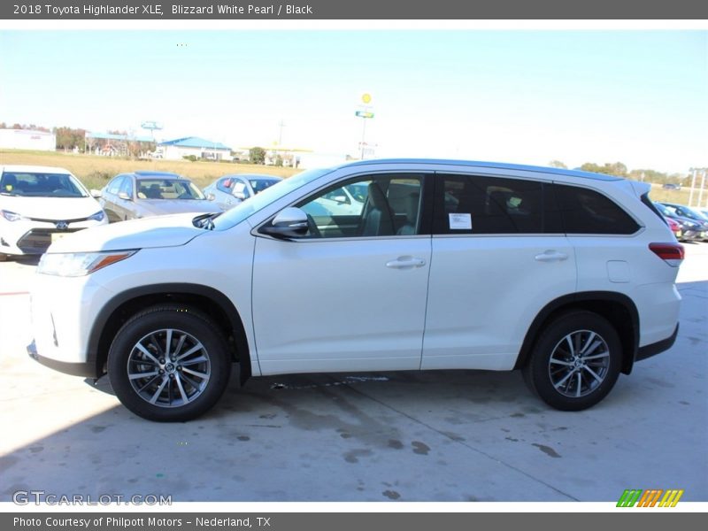 Blizzard White Pearl / Black 2018 Toyota Highlander XLE