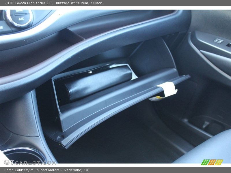 Blizzard White Pearl / Black 2018 Toyota Highlander XLE