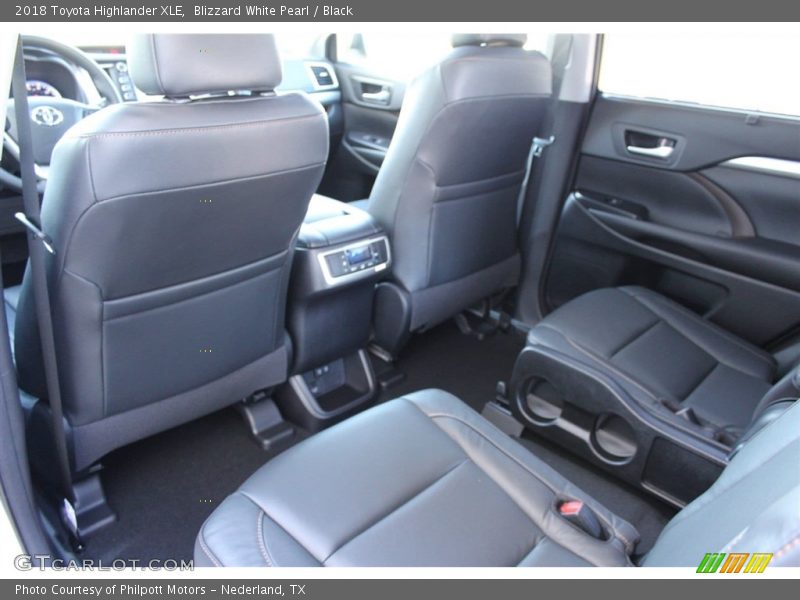 Blizzard White Pearl / Black 2018 Toyota Highlander XLE