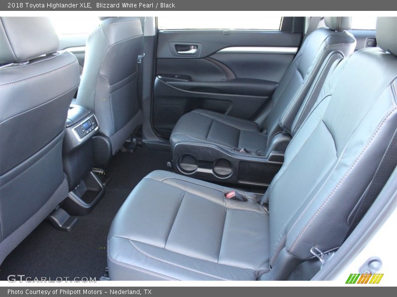 Blizzard White Pearl / Black 2018 Toyota Highlander XLE