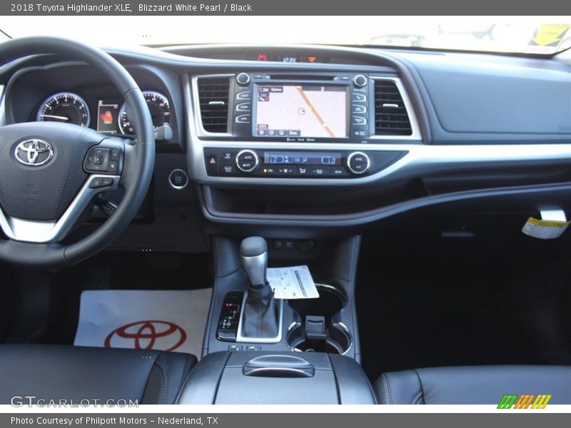Blizzard White Pearl / Black 2018 Toyota Highlander XLE