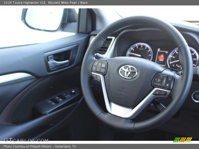 Blizzard White Pearl / Black 2018 Toyota Highlander XLE