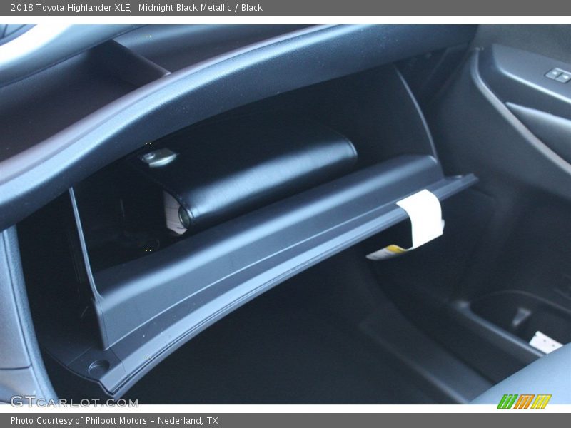 Midnight Black Metallic / Black 2018 Toyota Highlander XLE