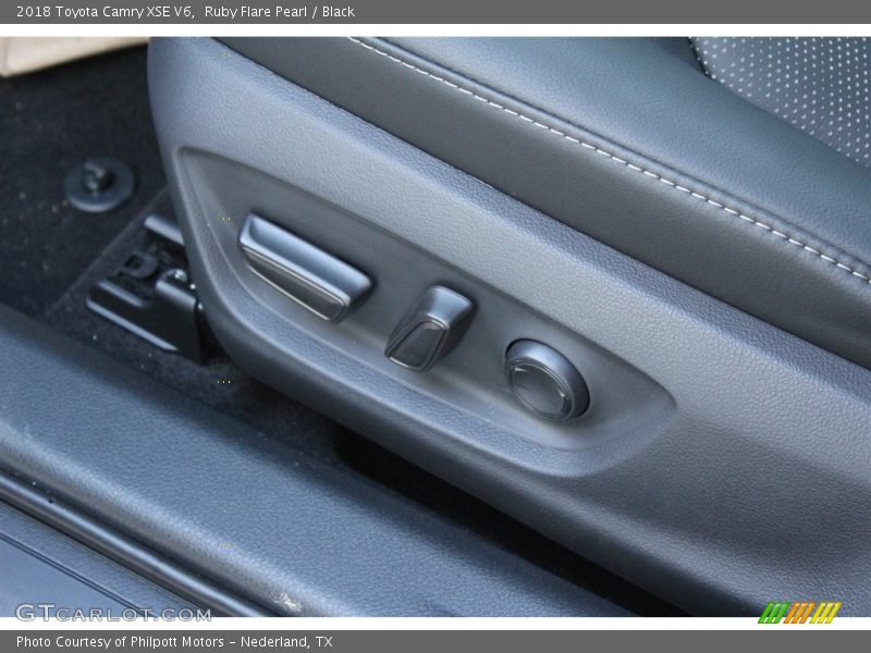 Ruby Flare Pearl / Black 2018 Toyota Camry XSE V6