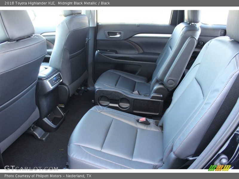 Midnight Black Metallic / Black 2018 Toyota Highlander XLE