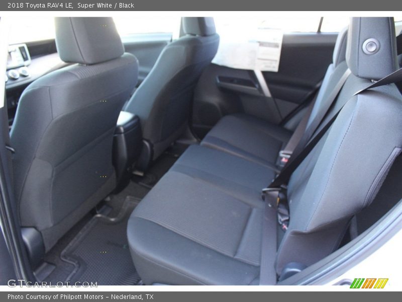 Super White / Black 2018 Toyota RAV4 LE