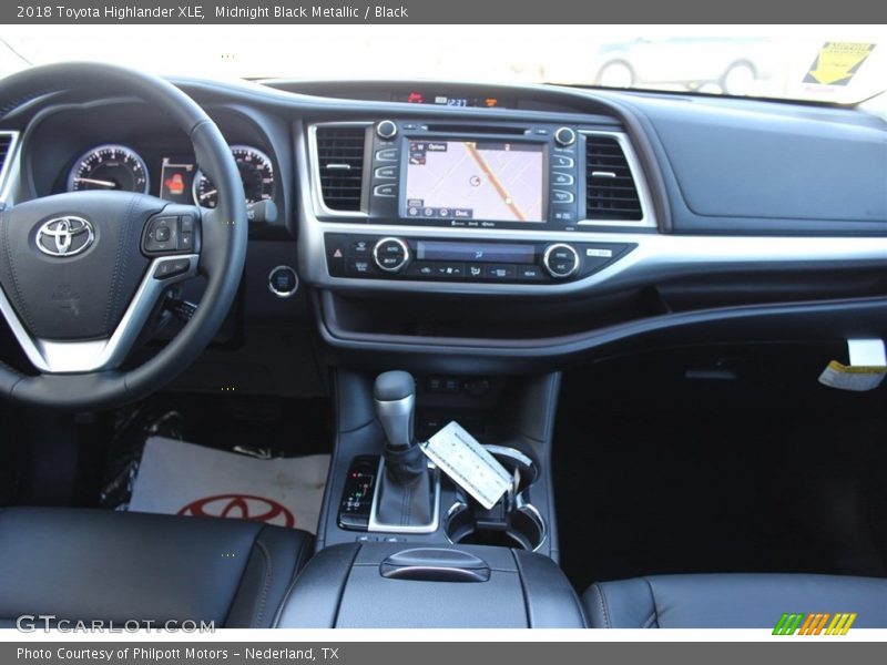 Midnight Black Metallic / Black 2018 Toyota Highlander XLE