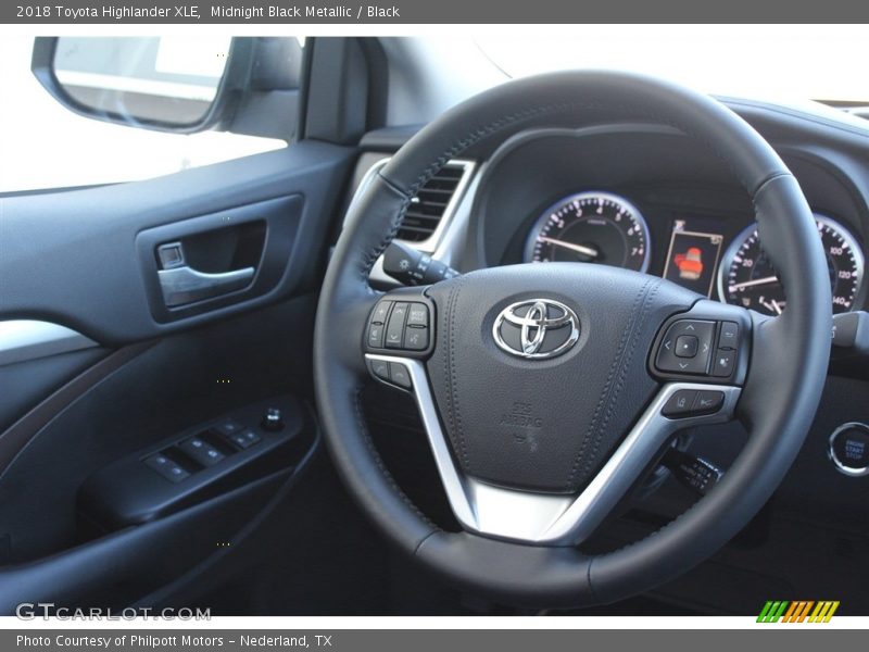 Midnight Black Metallic / Black 2018 Toyota Highlander XLE