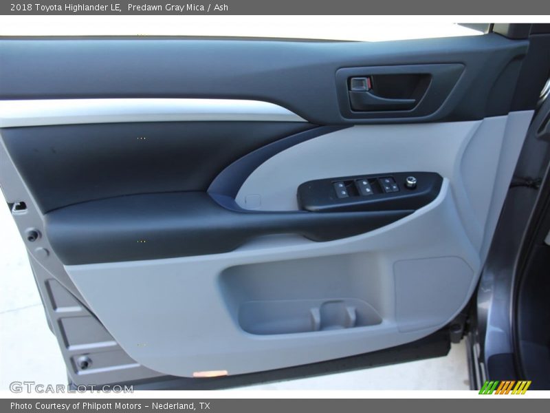 Predawn Gray Mica / Ash 2018 Toyota Highlander LE