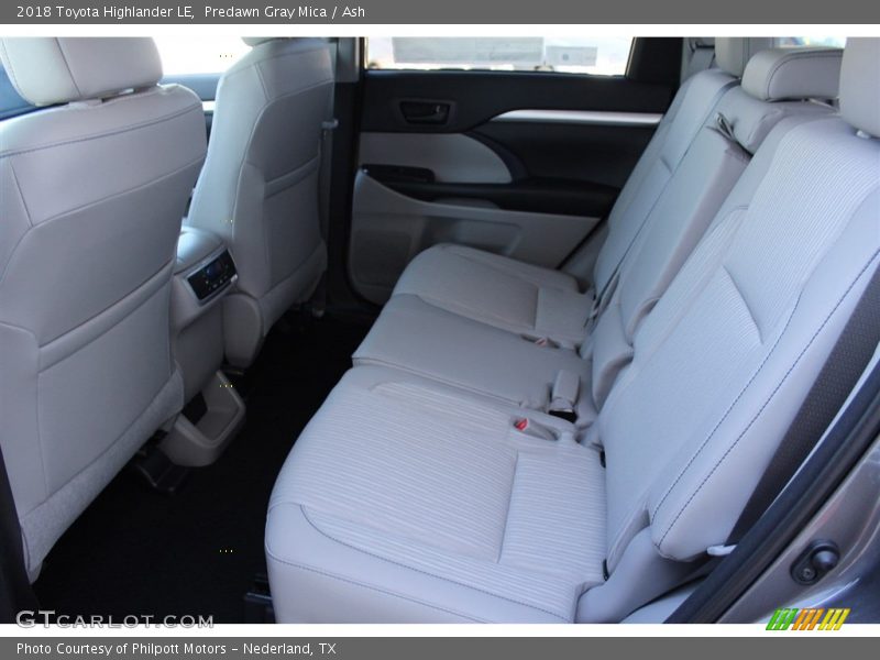 Predawn Gray Mica / Ash 2018 Toyota Highlander LE