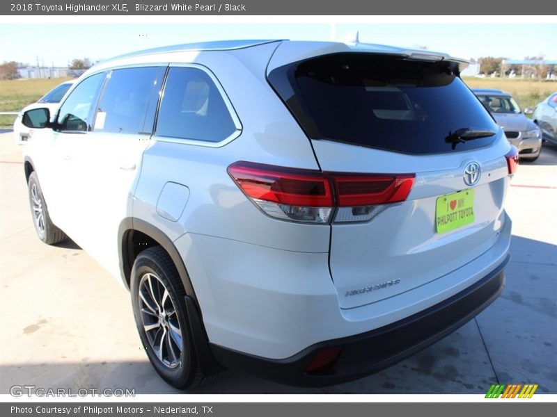 Blizzard White Pearl / Black 2018 Toyota Highlander XLE