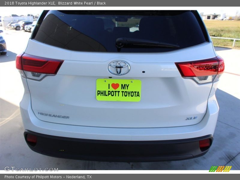 Blizzard White Pearl / Black 2018 Toyota Highlander XLE
