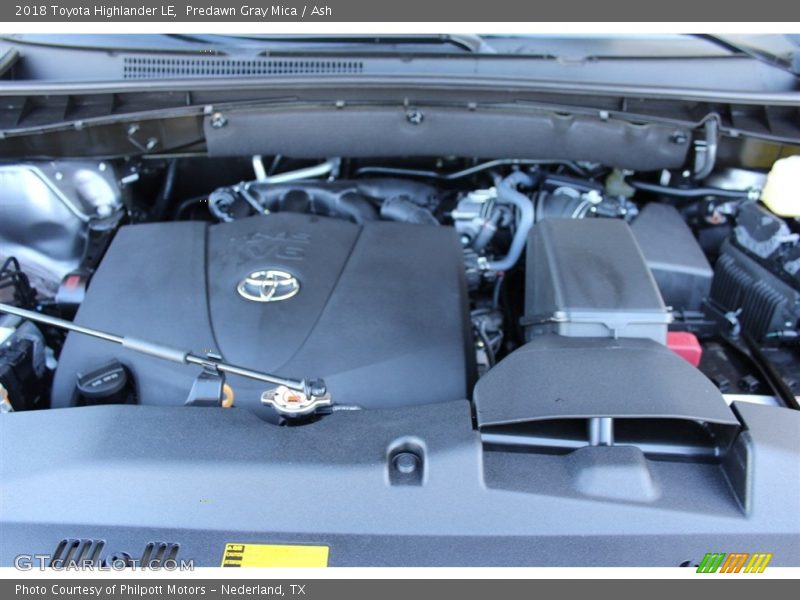 Predawn Gray Mica / Ash 2018 Toyota Highlander LE