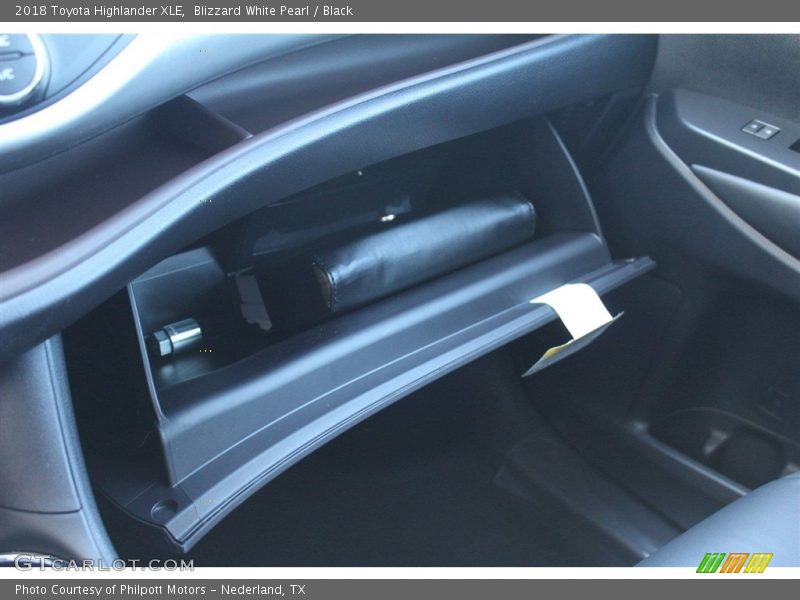 Blizzard White Pearl / Black 2018 Toyota Highlander XLE