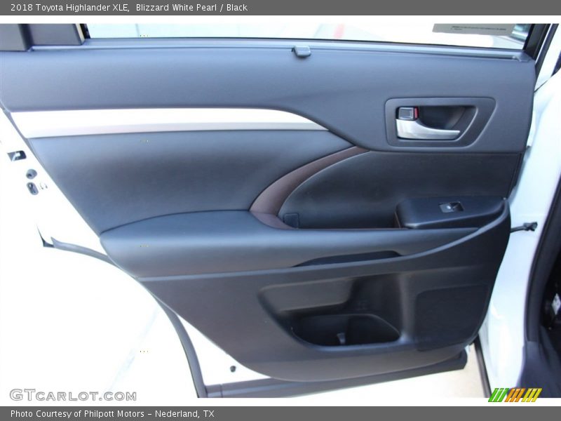 Blizzard White Pearl / Black 2018 Toyota Highlander XLE