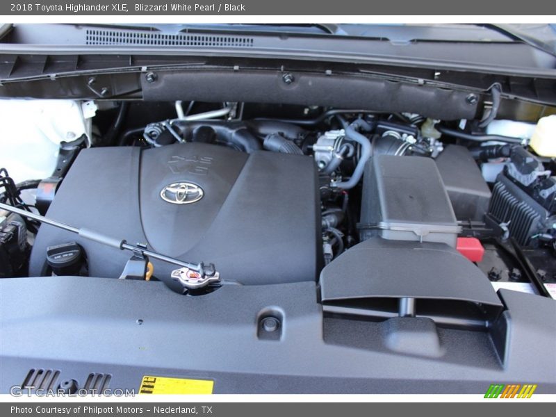 Blizzard White Pearl / Black 2018 Toyota Highlander XLE