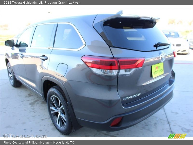 Predawn Gray Mica / Ash 2018 Toyota Highlander LE