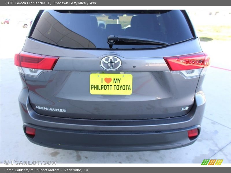 Predawn Gray Mica / Ash 2018 Toyota Highlander LE