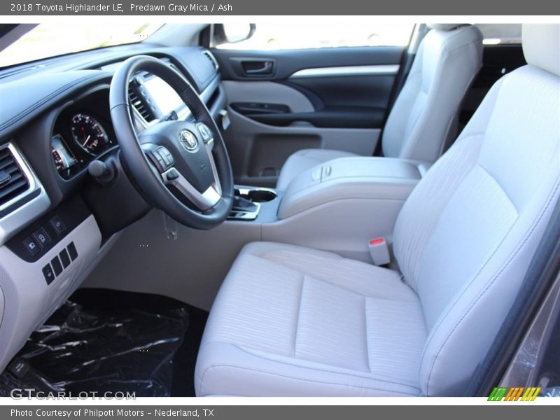 Predawn Gray Mica / Ash 2018 Toyota Highlander LE