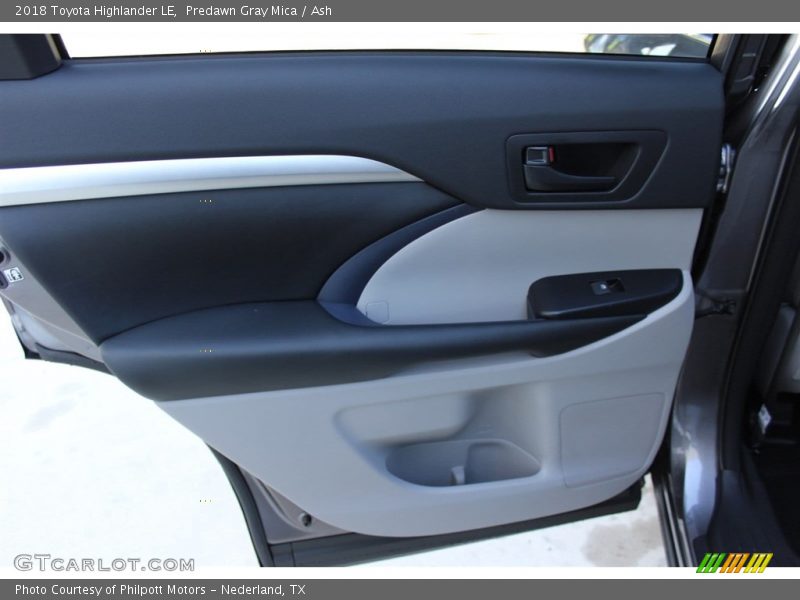 Predawn Gray Mica / Ash 2018 Toyota Highlander LE