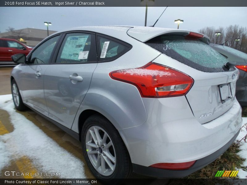 Ingot Silver / Charcoal Black 2018 Ford Focus SE Hatch