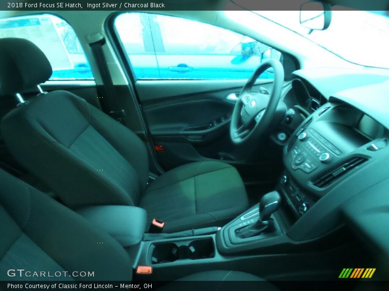 Ingot Silver / Charcoal Black 2018 Ford Focus SE Hatch