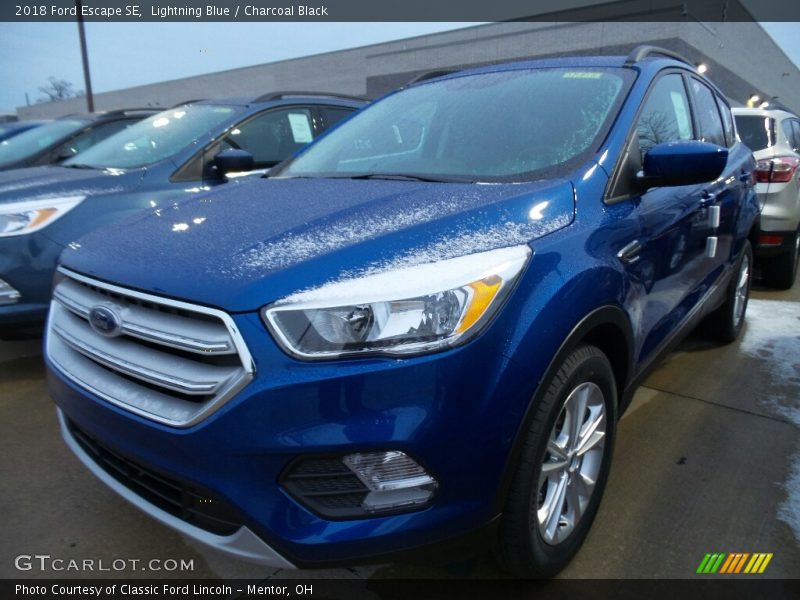 Lightning Blue / Charcoal Black 2018 Ford Escape SE