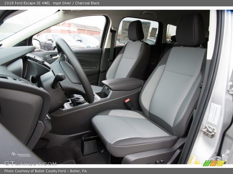 Ingot Silver / Charcoal Black 2018 Ford Escape SE 4WD