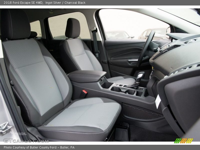 Ingot Silver / Charcoal Black 2018 Ford Escape SE 4WD
