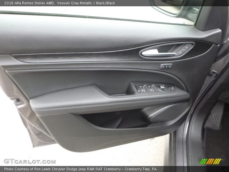 Vesuvio Gray Metallic / Black/Black 2018 Alfa Romeo Stelvio AWD