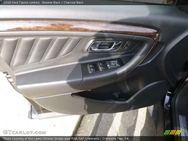 Shadow Black / Charcoal Black 2016 Ford Taurus Limited
