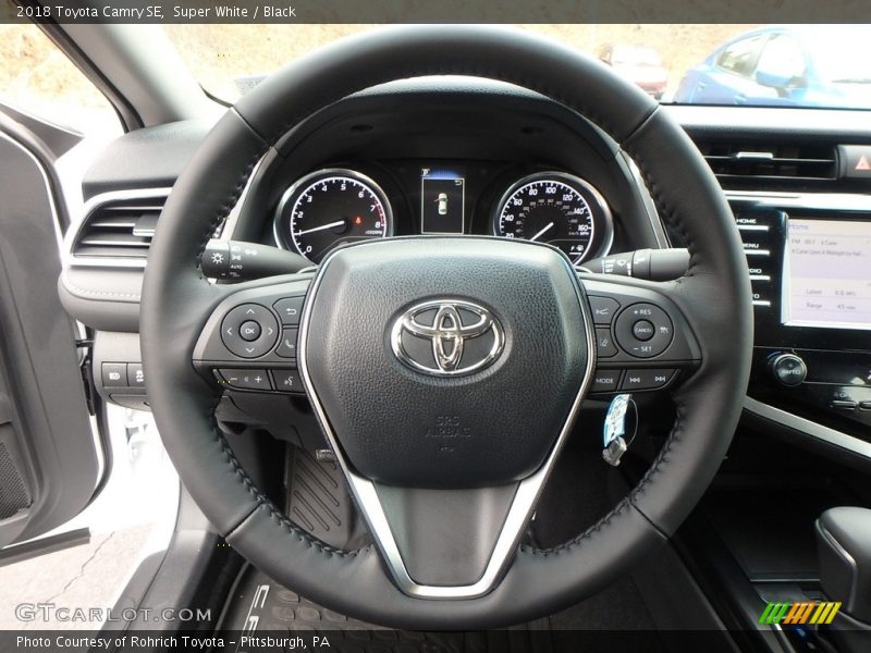 Super White / Black 2018 Toyota Camry SE