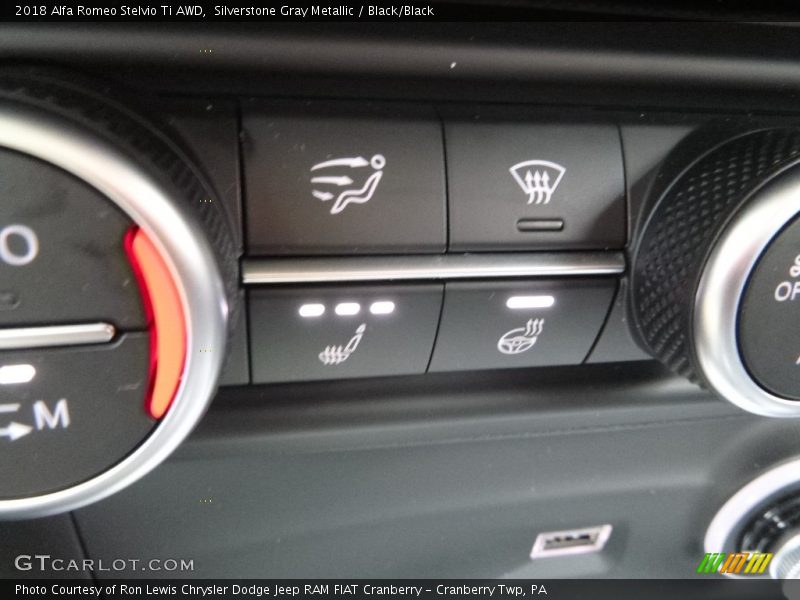 Silverstone Gray Metallic / Black/Black 2018 Alfa Romeo Stelvio Ti AWD