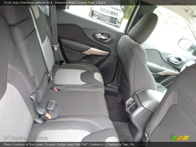 Diamond Black Crystal Pearl / Black 2018 Jeep Cherokee Latitude 4x4