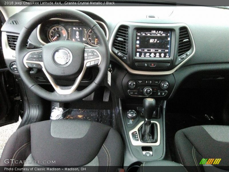 Granite Crystal Metallic / Black 2018 Jeep Cherokee Latitude 4x4