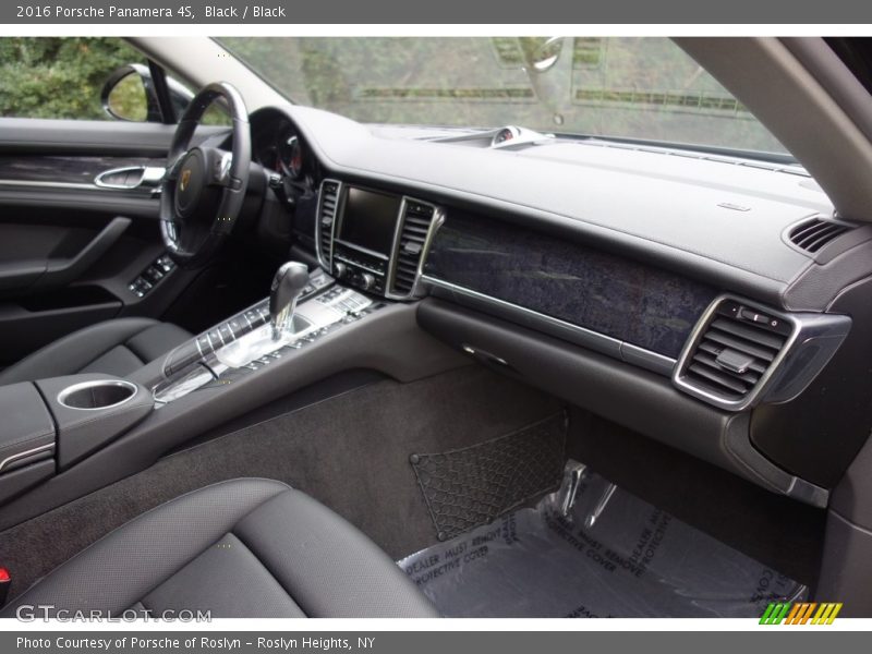 Black / Black 2016 Porsche Panamera 4S