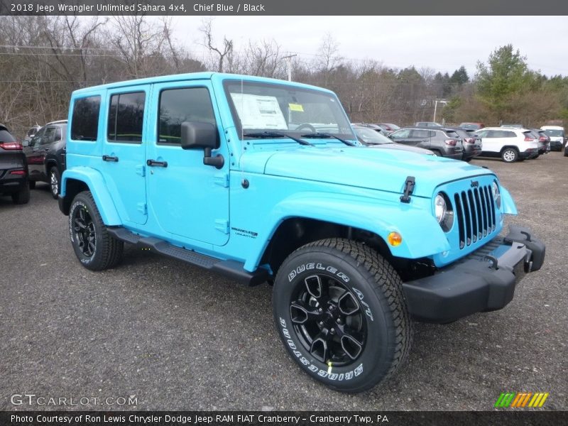 Front 3/4 View of 2018 Wrangler Unlimited Sahara 4x4