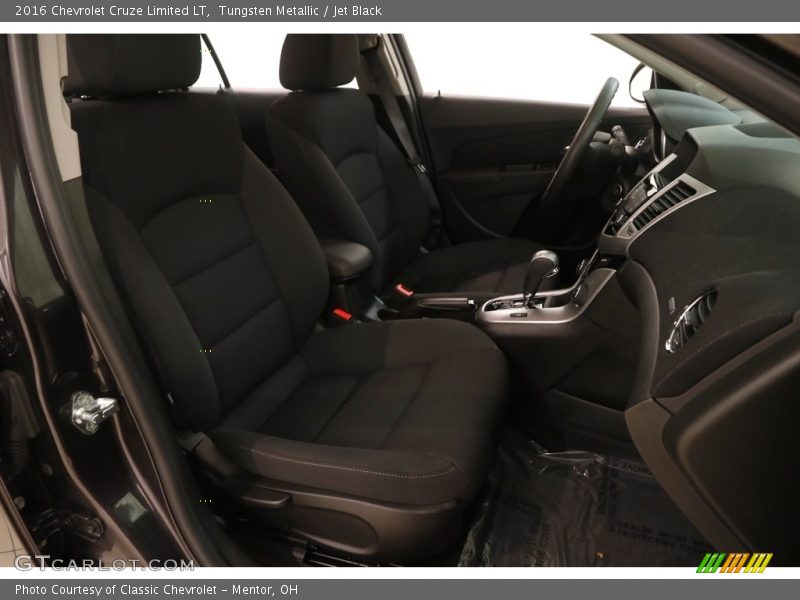 Tungsten Metallic / Jet Black 2016 Chevrolet Cruze Limited LT
