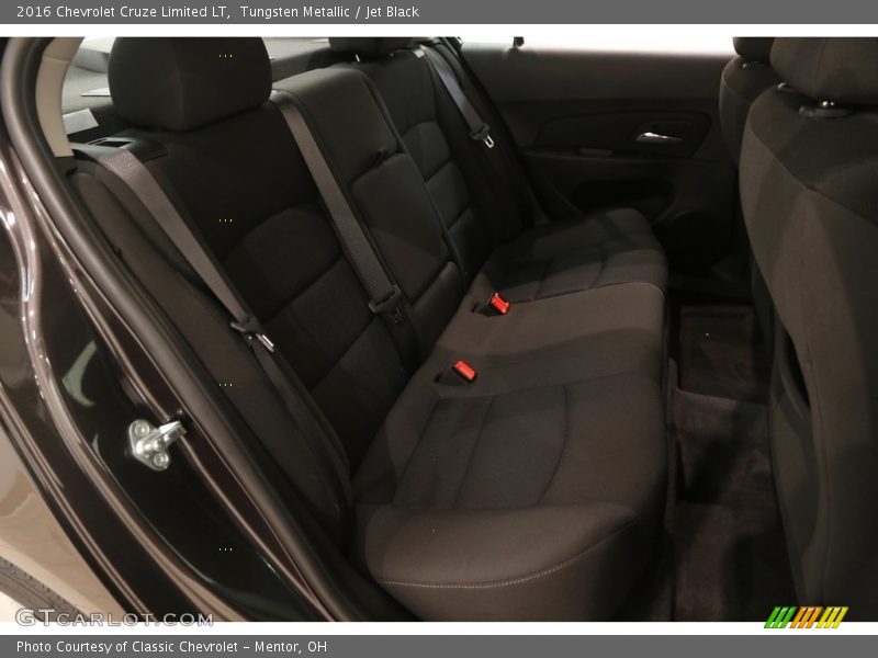 Tungsten Metallic / Jet Black 2016 Chevrolet Cruze Limited LT