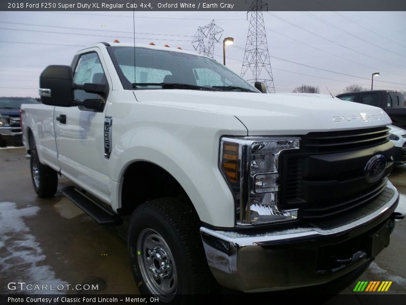 Front 3/4 View of 2018 F250 Super Duty XL Regular Cab 4x4