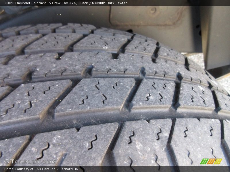 Black / Medium Dark Pewter 2005 Chevrolet Colorado LS Crew Cab 4x4