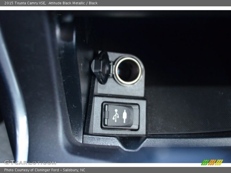 Attitude Black Metallic / Black 2015 Toyota Camry XSE